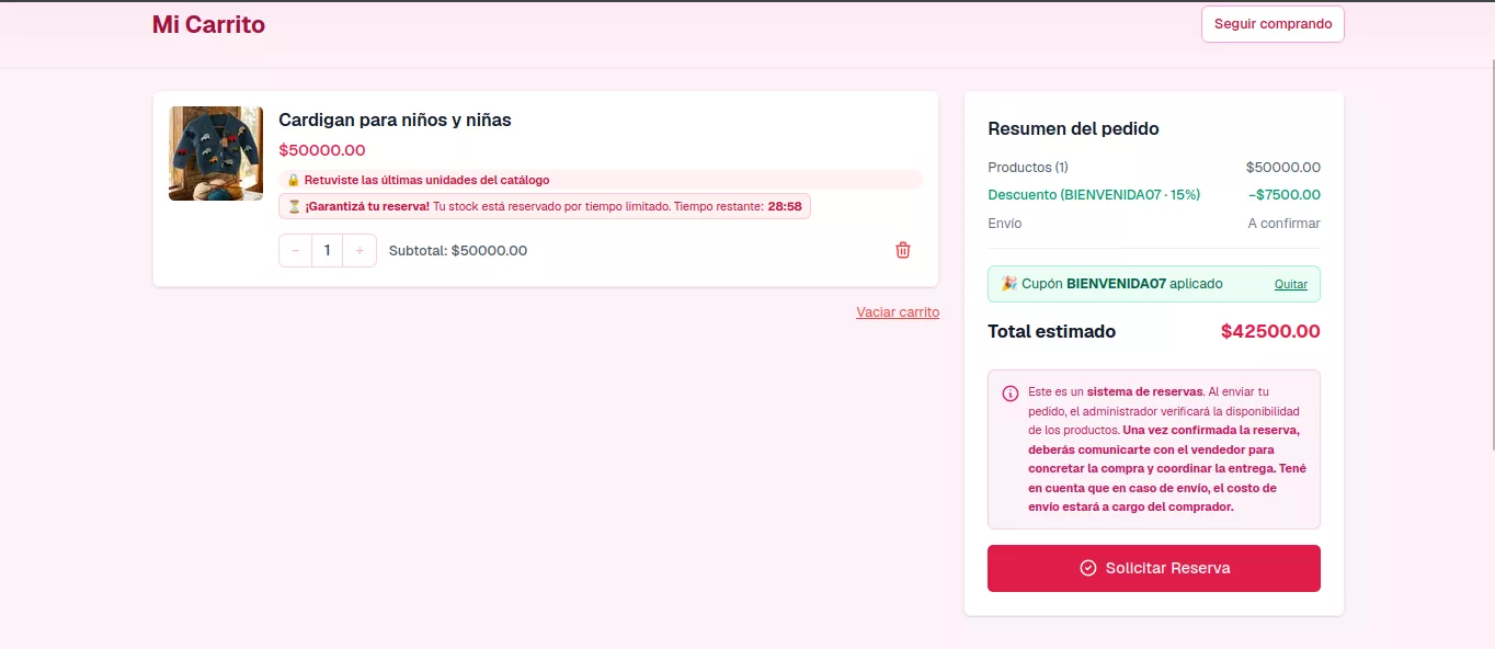 Carrito de Flores Crochet: la prenda con su stock retenido y un contador de tiempo restante de la reserva, resumen del pedido con el cupón BIENVENIDA07 aplicado (15% de descuento), total estimado y aviso de cómo funciona la reserva antes de confirmar.