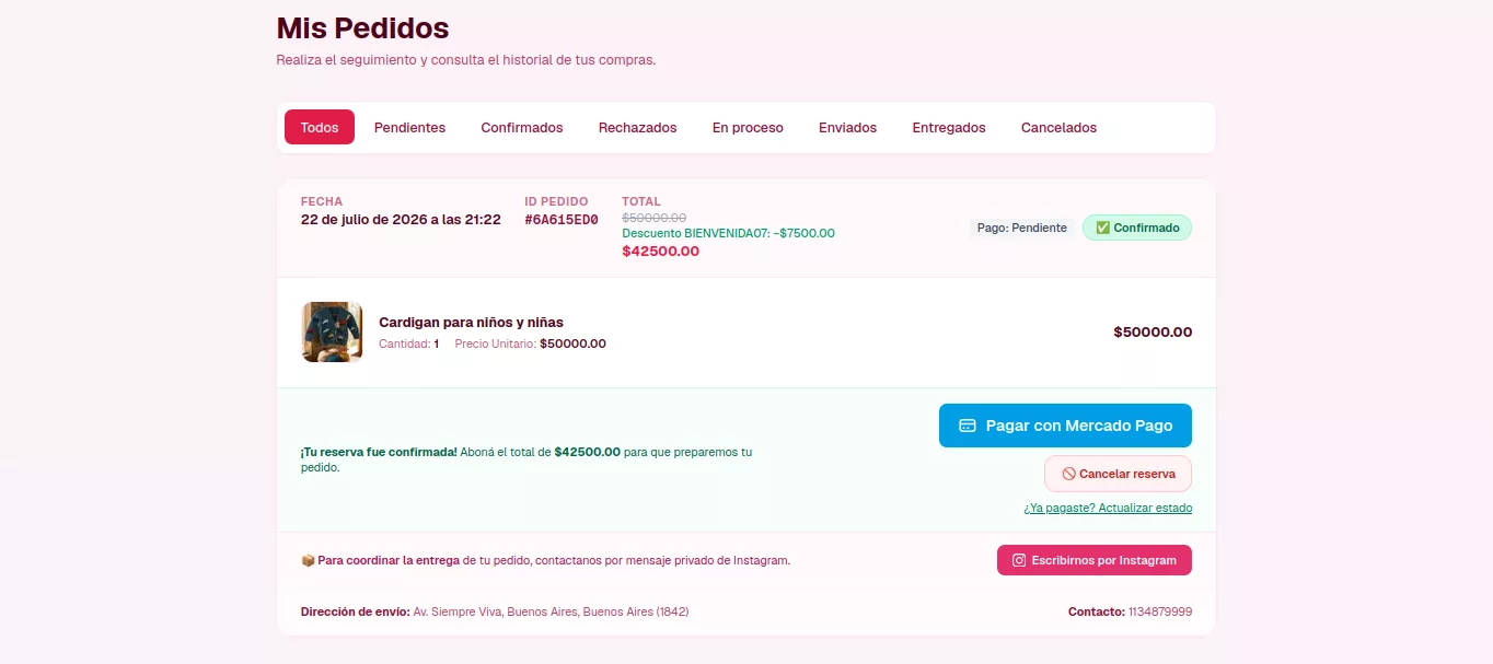 El mismo pedido en Flores Crochet ya confirmado por la vendedora: aviso de que la reserva fue confirmada con el total a abonar, botón «Pagar con Mercado Pago», opciones de cancelar la reserva y de actualizar el estado si ya pagó, y acceso para coordinar la entrega por Instagram.